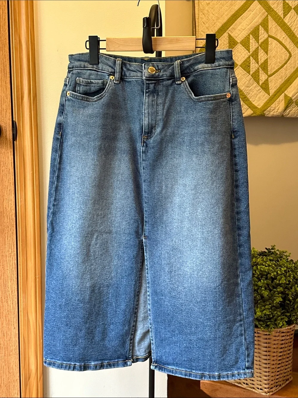 Michael Kors Mid-Length Denim Stretch Skirt in Blue Wash size 8